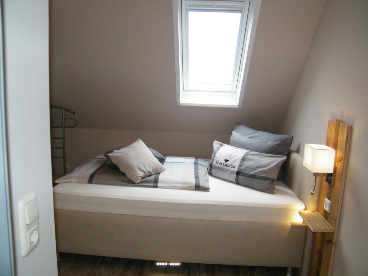 Gastehaus " Schone Aussicht " Apartment Нойхарлингерзийл Екстериор снимка