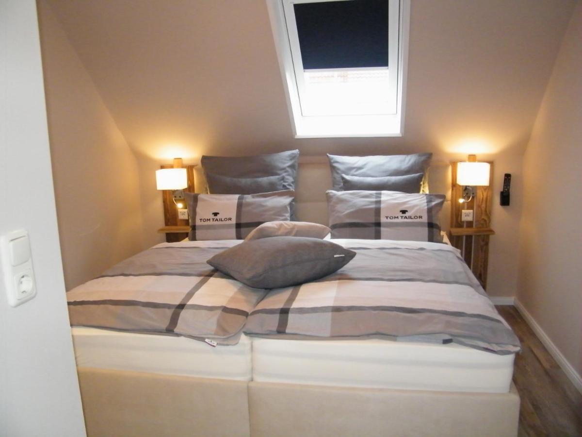 Gastehaus " Schone Aussicht " Apartment Нойхарлингерзийл Екстериор снимка