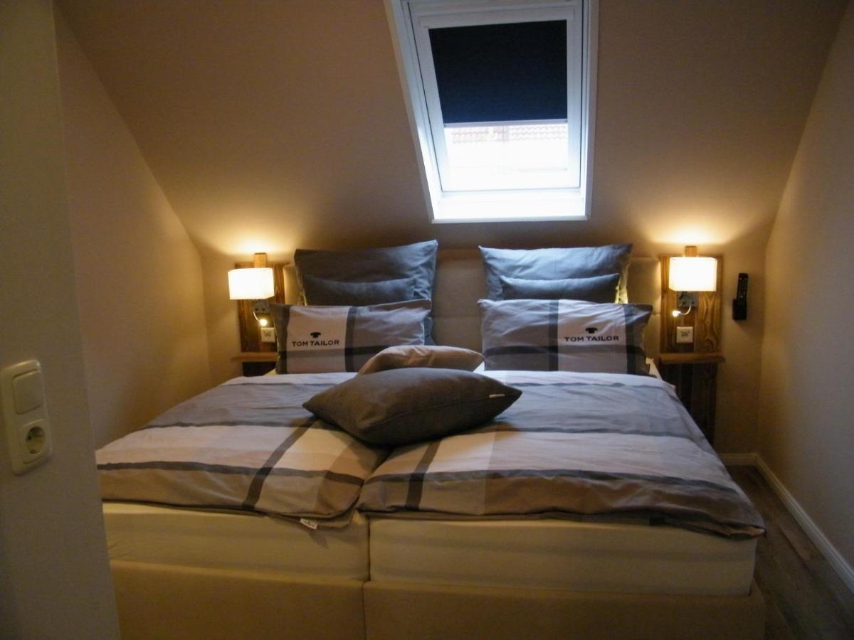 Gastehaus " Schone Aussicht " Apartment Нойхарлингерзийл Екстериор снимка
