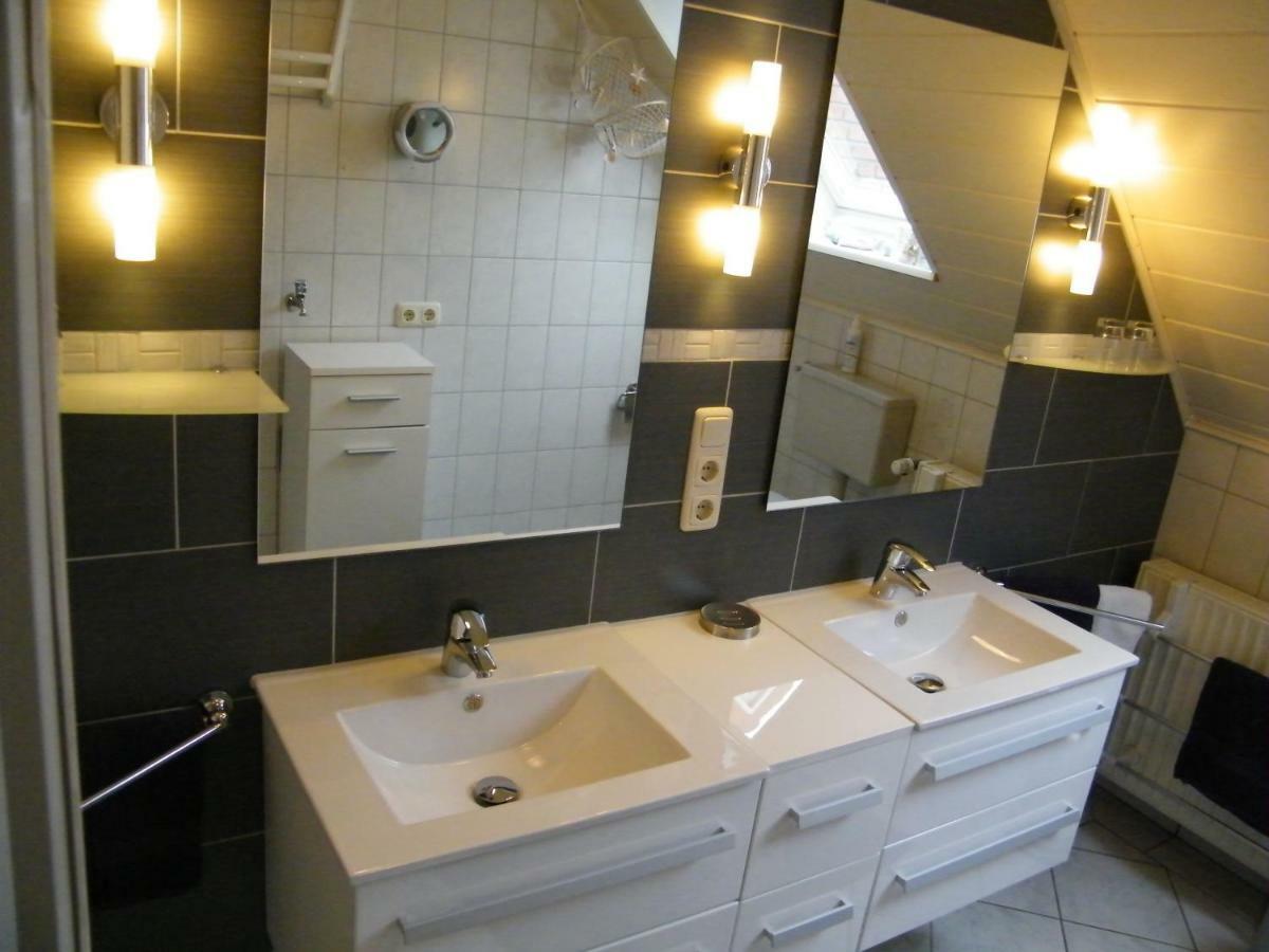 Gastehaus " Schone Aussicht " Apartment Нойхарлингерзийл Екстериор снимка